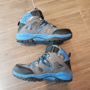 vitike hiking boots